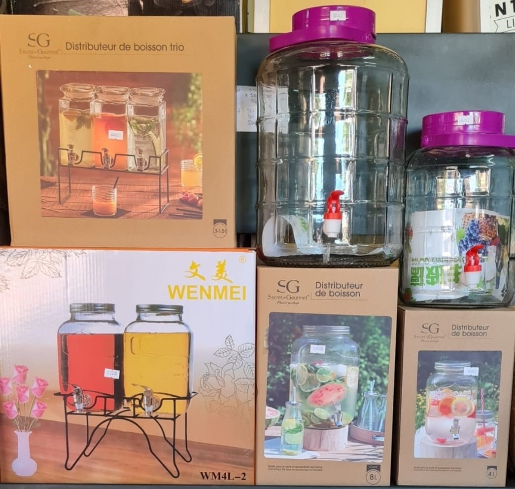 Distributeurs boissons et verseurs
