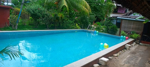 Bungalows Piscine Bimoko